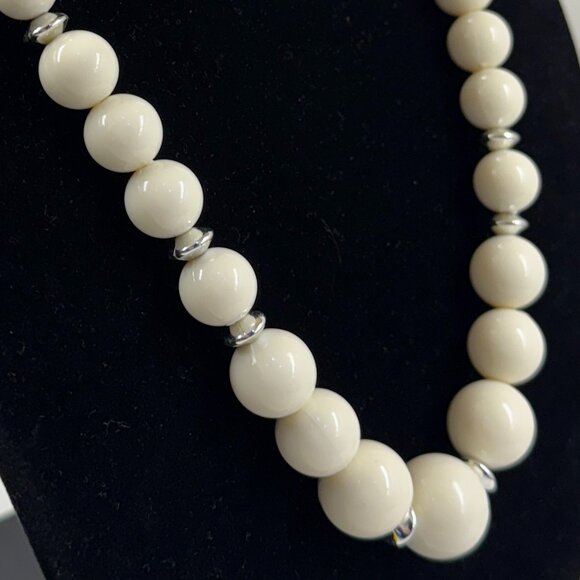 Chunky White and Silver Tone Necklace - Picture 4 of 5
